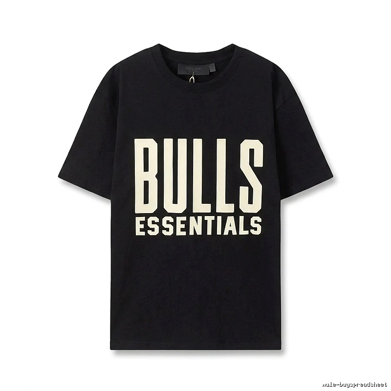 ESSENTIALS Bulls-style black T-shirt