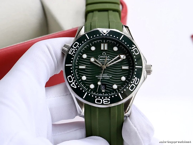 Green Dial Seamaster-style Watch Omega Watch for Photo Ready Styling
