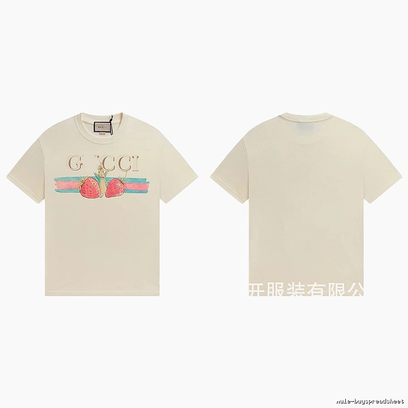 Gucci Vintage Off-white T-shirt with Strawberry Rabbit Print