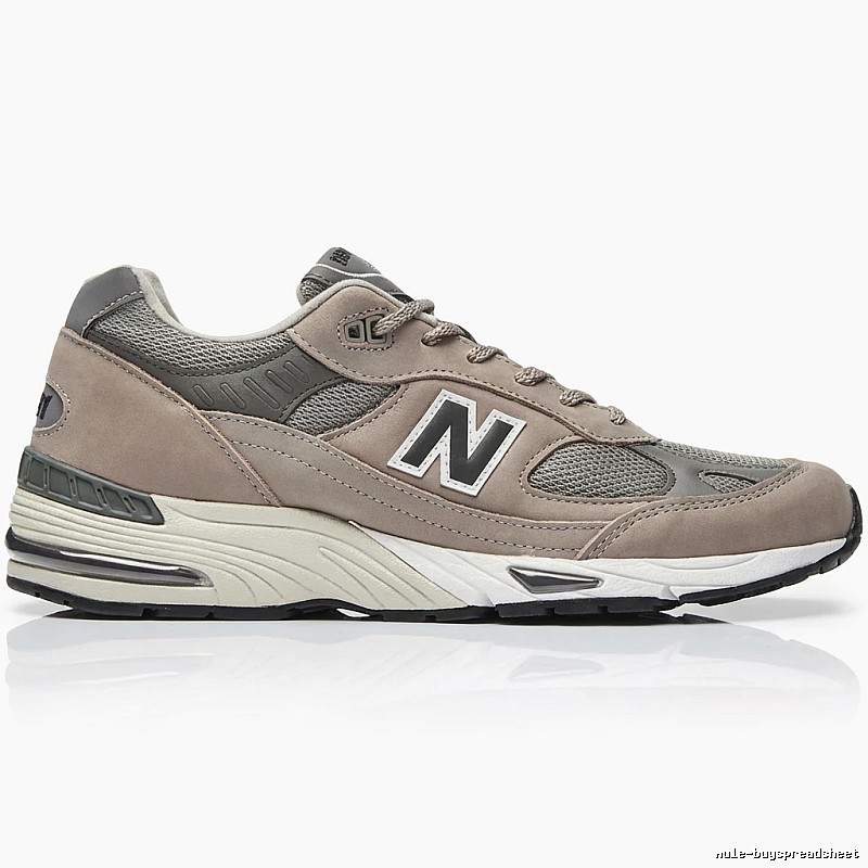 New Balance retro - style grey sports shoes