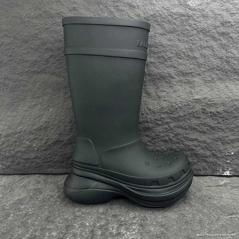 Tall Green Rubber Boot Rain Boot for Daily Rotation